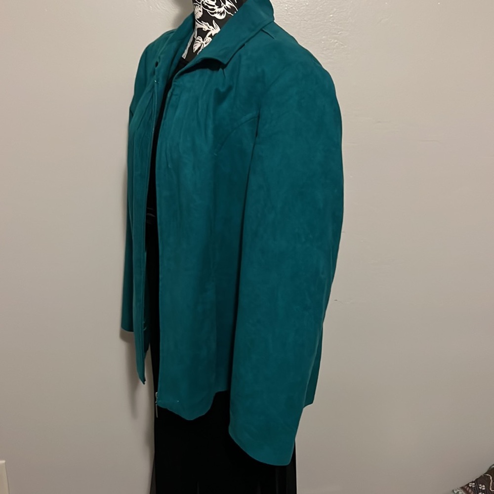 Kim Roger’s Emerald Green Blazer - Picture 8 of 9